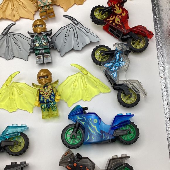Ninjago minifigures and motorcycles 8 minifigs/bikes LOT - Picture 4 of 5